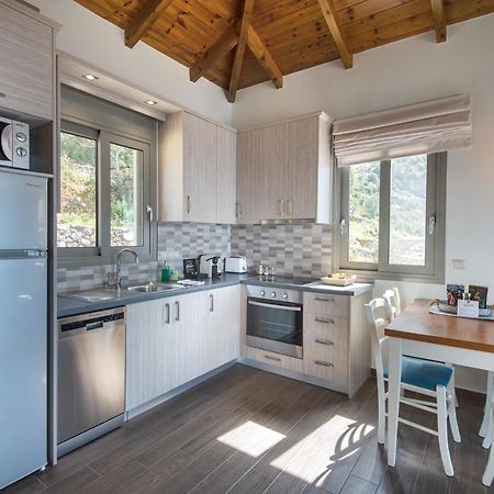 Bay View Guesthouses 칼라마타 외부 사진