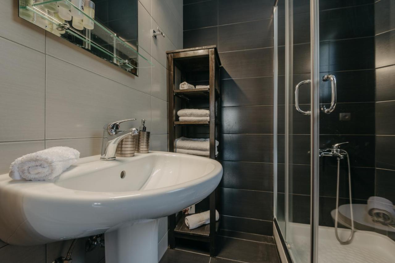 Bay View Guesthouses 칼라마타 외부 사진